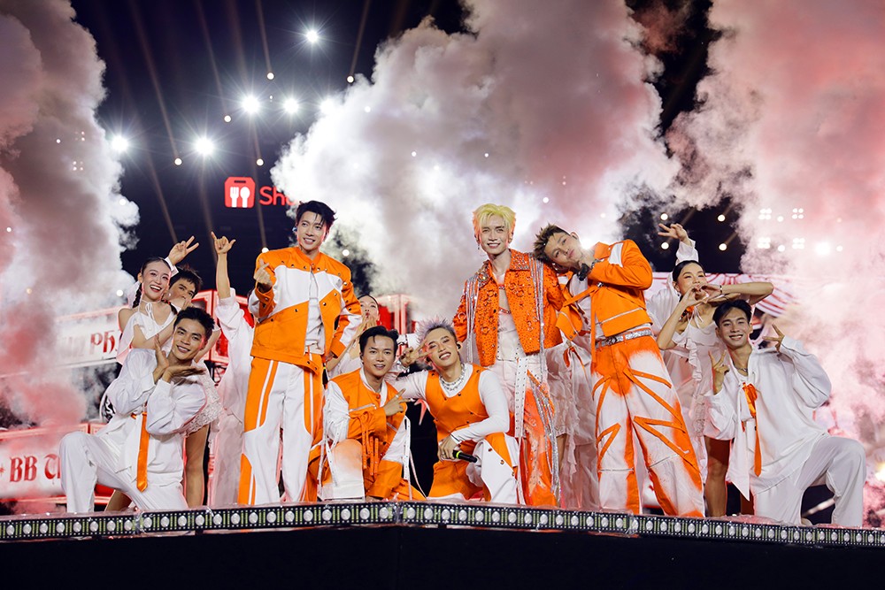 ShopeeFood Mega Fest biến Công viên Sáng tạo (TP.HCM) thành “đại tiệc vạn năng”, nơi ẩm thực - giải trí hội tụ và sôi động - 4