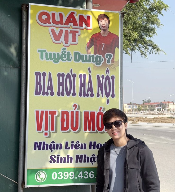 Huyền thoại bóng đá nữ Việt Nam và quán thịt vịt ở quê nhà.