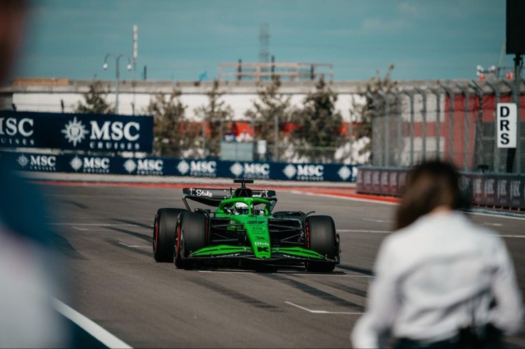 Hulkenberg có kết quả tích cực ở COTA