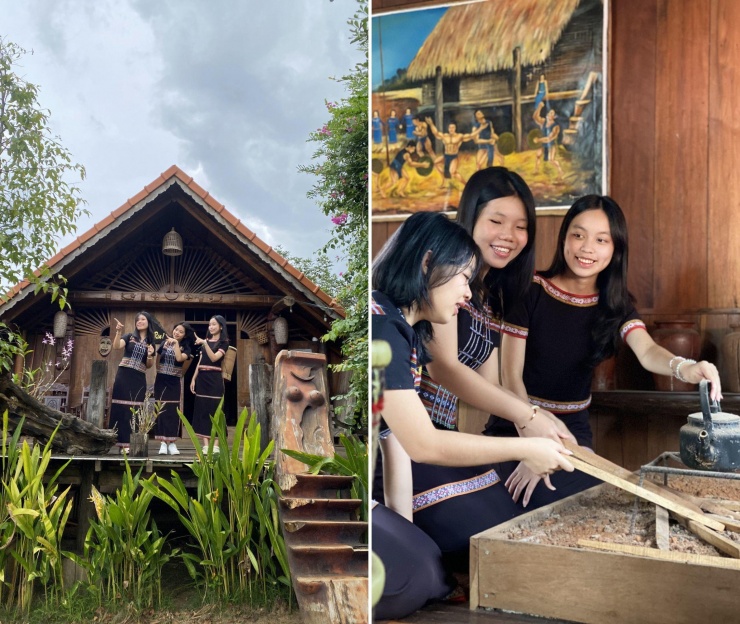 Du khách chụp ảnh "check-in" cùng với các bộ trang phục thổ cẩm của đồng bào Tây Nguyên.&nbsp;Ảnh: Buôn Gơ Rin.