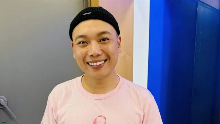 Nghệ sĩ A Hổ Ngô Trí Nhậm) mất việc, gần như bị cấm sóng sau khi trốn nghĩa vụ quân sự.