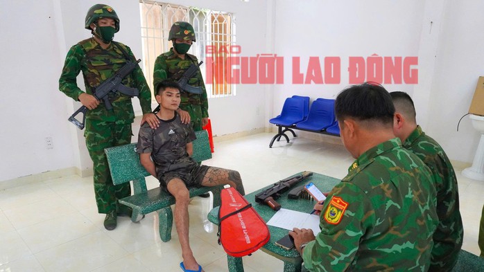 Tây Ninh: Bắt giữ đối tượng giấu "hàng nóng" trong túi đựng vợt cầu lông - 3