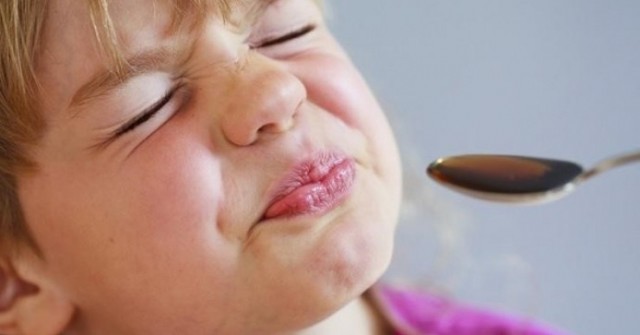 Cảnh báo: Rủi ro từ các sản phẩm trị ho xách tay không rõ nguồn gốc