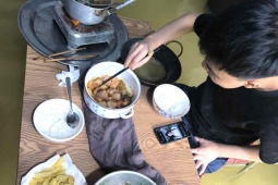 Tin tức trong ngày - Bên trong ngôi làng bị triều cường "tấn công", nước lụt bủa vây nhiều ngày