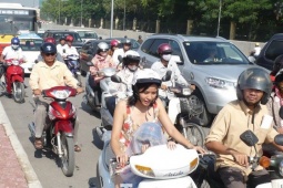 Chuyên gia: Đề xuất bố trí lệch giờ học, giờ làm giúp giảm ùn tắc giao thông ngay