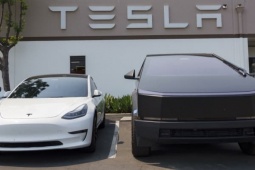 Elon Musk “đau đầu”: Doanh thu Tesla tăng, nhưng tiền đi đâu?