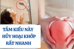 Tin tức sức khỏe - Thói quen tắm sai cách hủy hoại xương khớp nhanh chóng