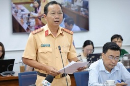 CSGT TP HCM sẽ tăng cường "phạt nguội" xe máy leo vỉa hè