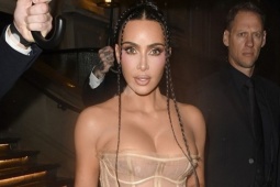 Kim Kardashian diện corset 'mỏng như không' dự tiệc ra mắt phim