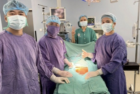 Cô gái 21 tuổi đi khám mới biết mình là nam