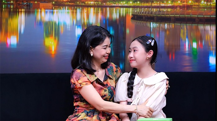 Chị Thúy Hằng&nbsp;thừa nhận đôi khi sự im lặng của mình khiến con gái buồn.