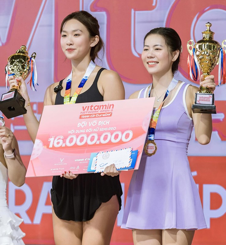 Nàng Kim cùng Hương Ly lên ngôi vô địch