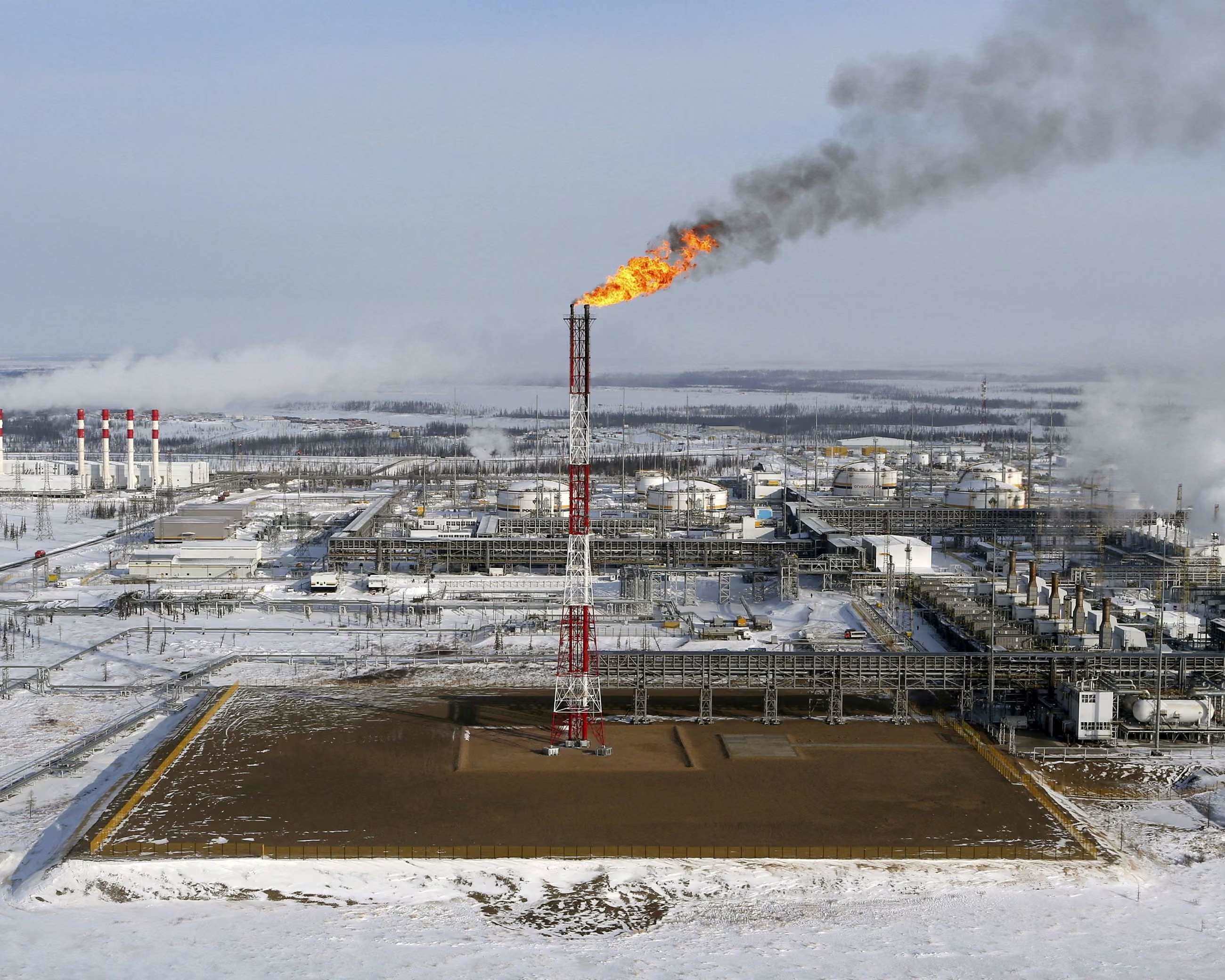 Mỹ tăng thêm sức ép bằng cách áp lệnh trừng phạt nhằm vào 2 tập đoàn dầu khí Nga (ảnh: Reuters)