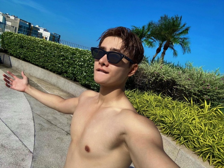Nhâm Phương Nam nâng cấp ngoại hình, tham gia nhiều chương trình truyền hình.