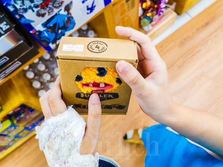Dù mang tinh thần phương Tây, khi vào Việt Nam, Halloween được biến tấu theo hướng nhẹ nhàng, vui tươi và thiên về gắn kết cộng đồng hơn là yếu tố tâm linh.