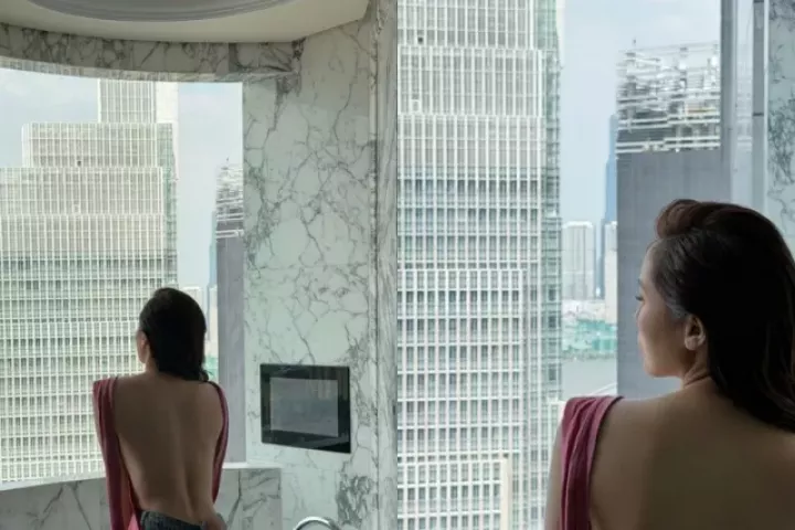 'Nàng Hậu số 1 Vbiz' khoe bóng lưng ai ngắm cũng phải trầm trồ