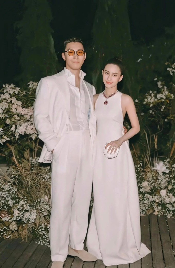 Hà Siêu Liên và chồng, Đậu Kiêu. Ảnh: Weibo