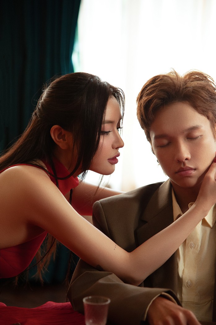 Bùi Bích Phương và chàng trai lạ trong Thương
