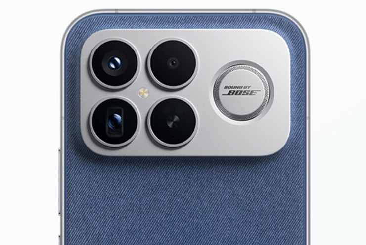 Loa Bose mạnh mẽ được tích hợp trên sản phẩm.