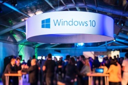 Microsoft “dằn mặt” người dùng cố bám Windows 10