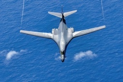 Hai oanh tạc cơ chiến lược B-1B của Mỹ áp sát Venezuela