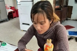 "Nữ quái" 20 tuổi quật ngã cụ ông 89 tuổi cướp 9 chiếc nhẫn vàng