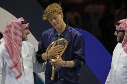 Saudi Arabia chính thức có giải ATP 1000, Sinner lại có thêm vợt vàng 4kg?