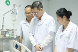 'Hãy để thầy thuốc được cứu người trong môi trường an toàn'