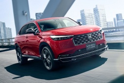 Honda HR-V e:HEV RS 2026 trình làng, thêm dẫn động 4 bánh nhưng bớt