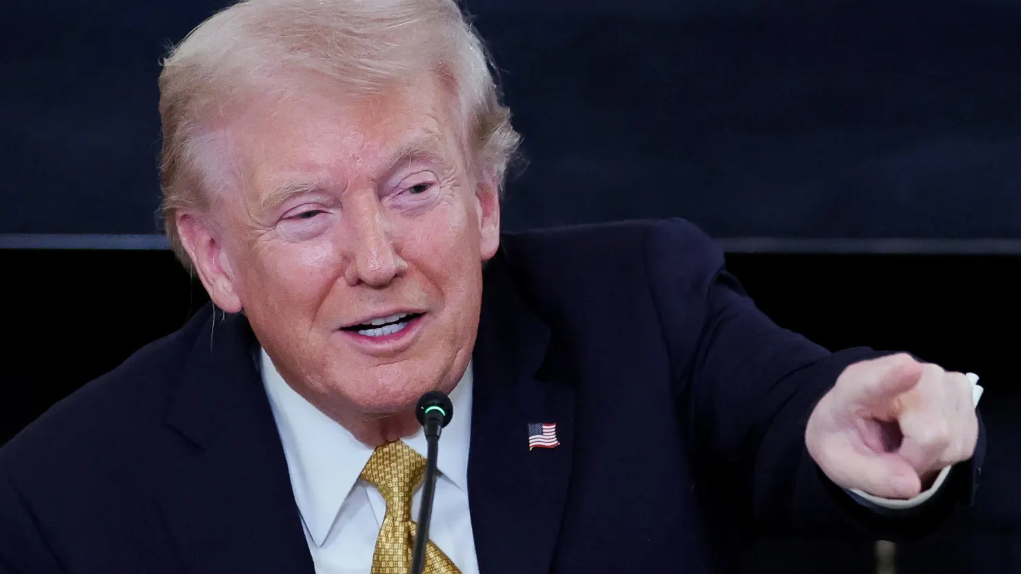 Kinh tế Mỹ ra sao dưới “bàn tay ông Trump”? - 1