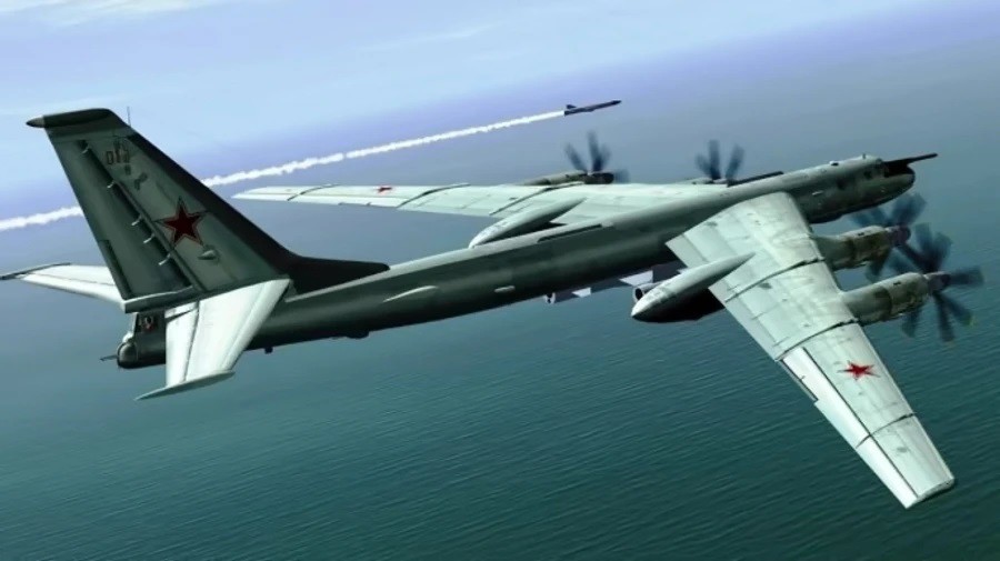 Tu-95, máy bay ném bom chiến lược của Nga, được mệnh danh là “gấu bay” (ảnh: defense-ua.com)