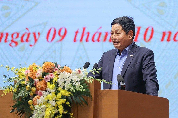 Ông Trương Gia Bình cùng vợ góp vốn lập công ty kinh doanh BĐS - Ảnh: FPT