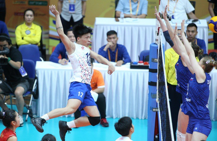 Đặng Thị Hồng (số 12) có vai trò mới tại giải bóng chuyền nữ Việt Nam