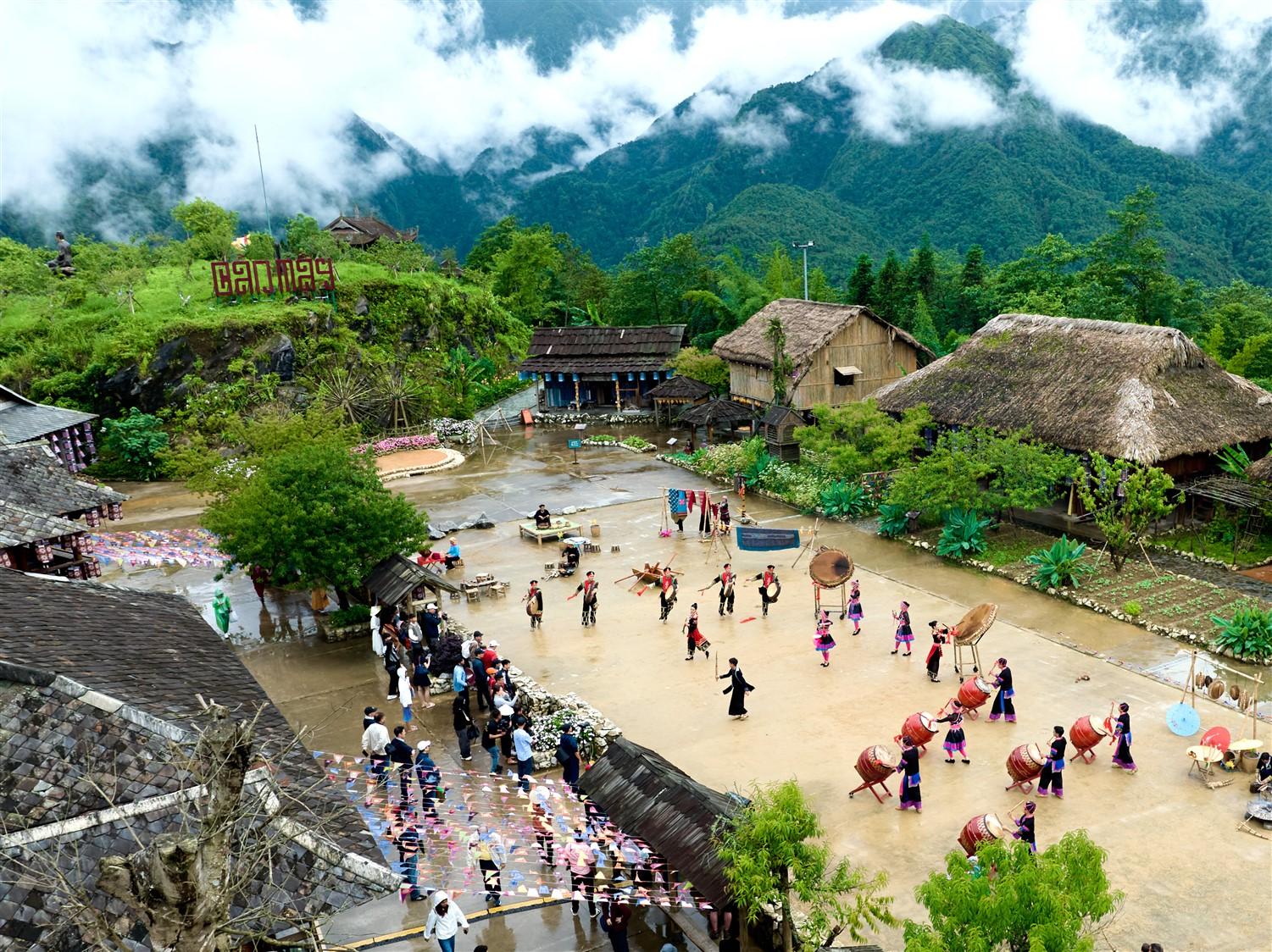 Lạc vào “miền cổ tích” trên đỉnh Fansipan mùa mây - 7