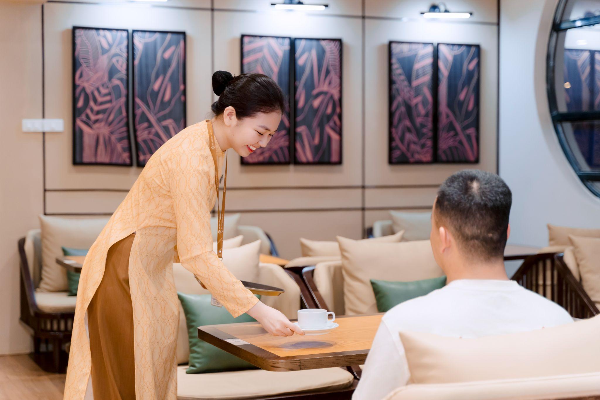 Nụ cười nhân viên SH Airport Lounge tại CHK Đồng Hới (Quảng Bình)