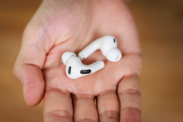 AirPods sẽ tự động ngừng phát âm thanh khi người dùng ngủ quên.