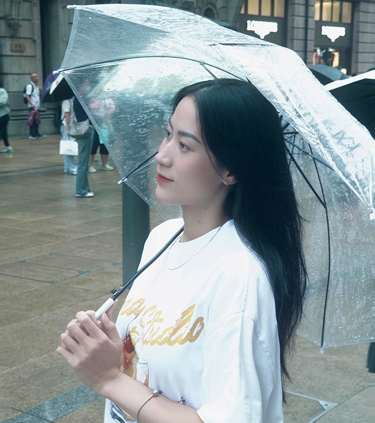 Kim Thành và Kiều Trinh khoe sắc