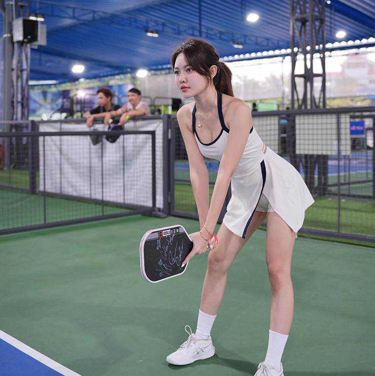 Tranh luận việc để đồng đội nữ chỉ đứng 1 góc, nam bao hoàn toàn trong trận đấu
