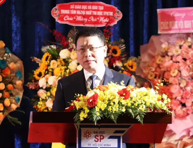 Ông Trần Văn Đạt, Phó Vụ trưởng Vụ học sinh, sinh viên, Bộ GD&ĐT phát biểu tại hội nghị. Ảnh: HOÀNG QUỲNH