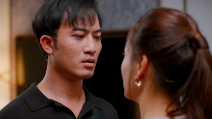 Doãn Quốc Đam không phù hợp với vai tổng tài. Anh bị chê thiếu chăm chút về ngoại hình, diễn xuất bản năng, xa rời nguyên tác.