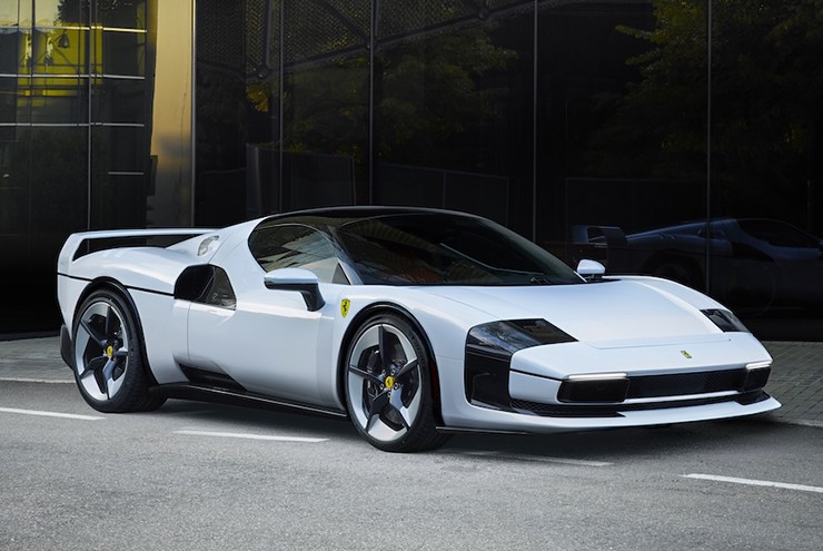 Cận cảnh siêu phẩm Ferrari SC40 lấy cảm hứng từ xe F40 huyền thoại