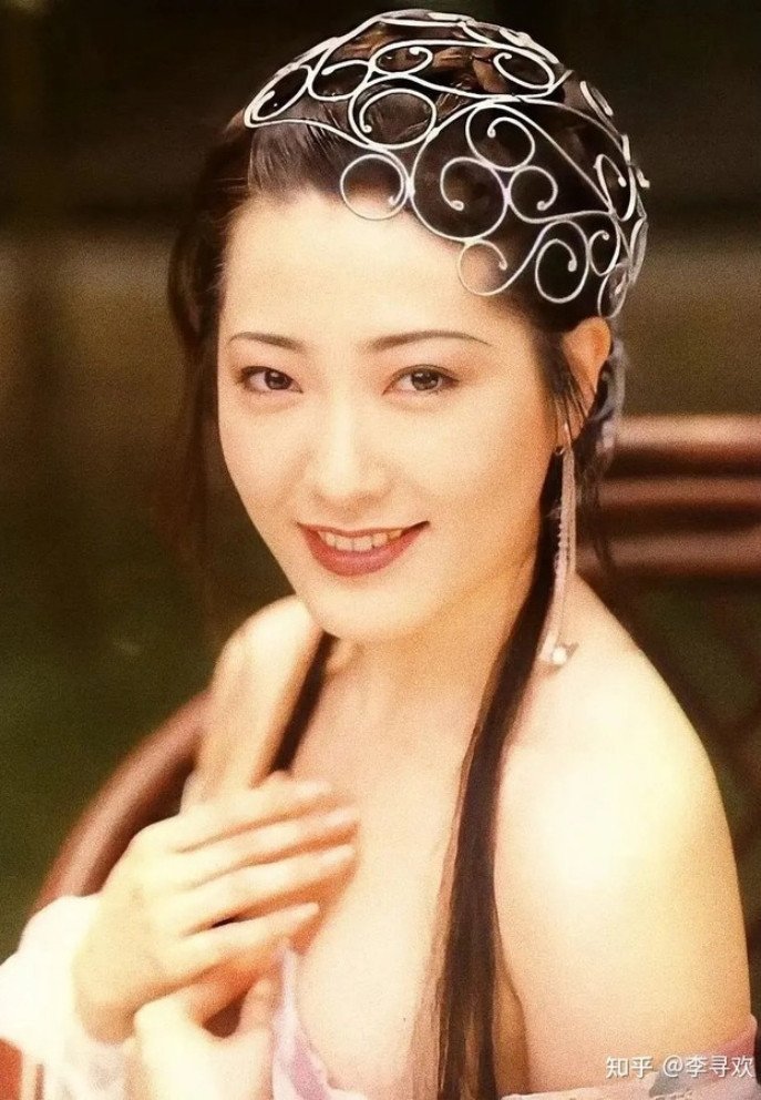 Diễn viên được mệnh danh là “Phan Kim Liên gợi cảm nhất mọi thời đại”.