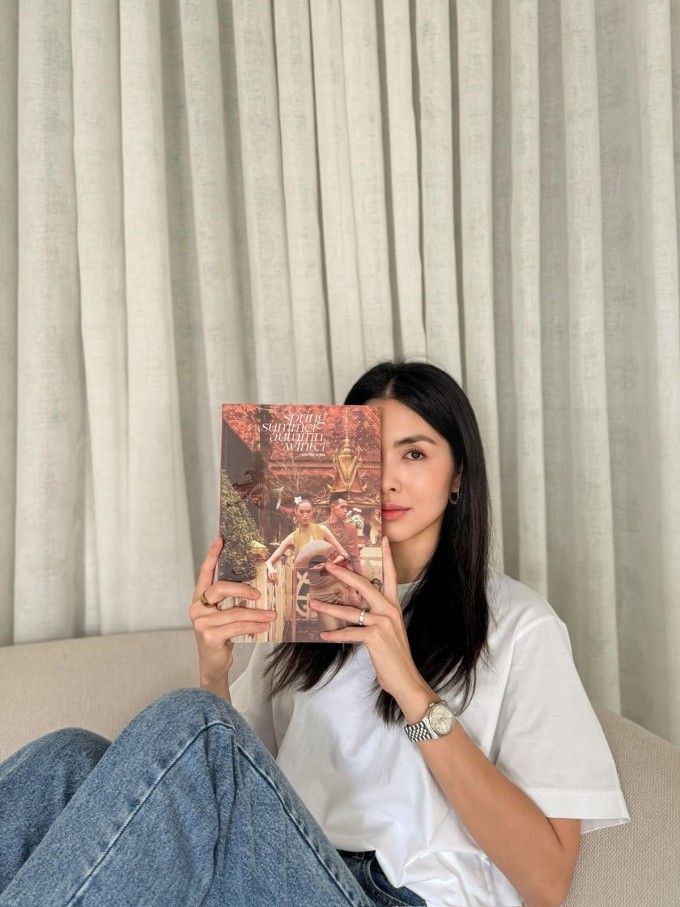 Tăng Thanh Hà đeo đồng hồ Rolex vàng trắng hồi tháng 4/2024.