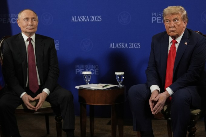 Tổng thống Putin và Tổng thống Trump trong cuộc hội đàm ngày 15/8 ở Alaska. Ảnh: AP