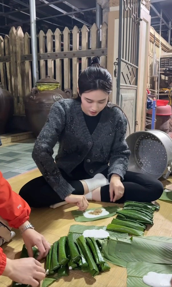 Thành phẩm của nàng hậu chiếc nào cũng đều tăm tắp, được netizen khen nhìn chẳng khác gì bánh do thợ chuyên nghiệp trổ tài.