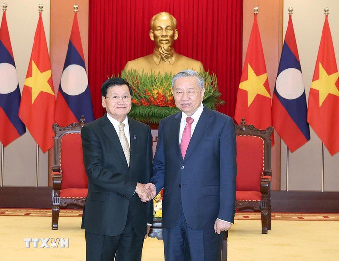 Tổng Bí thư Tô Lâm tiếp Tổng Bí thư, Chủ tịch nước Lào Thongloun Sisoulith nhân dịp tham dự Lễ mở ký Công ước của Liên hợp quốc về chống tội phạm mạng tại thủ đô Hà Nội. Ảnh: TTXVN