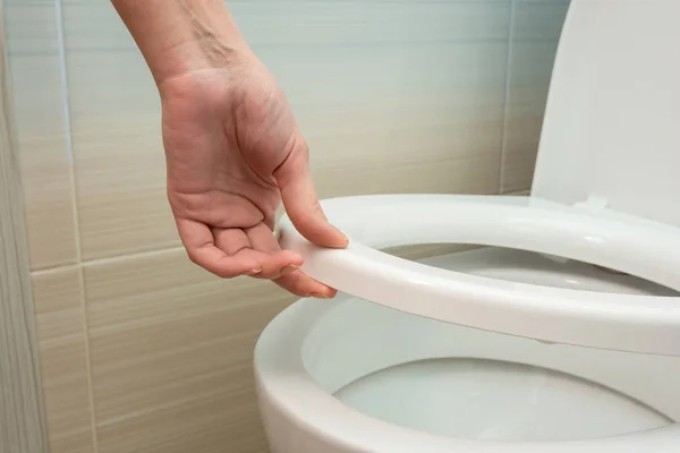 Chạm vào 6 vật dụng công cộng này, hãy rửa tay ngay - 6
