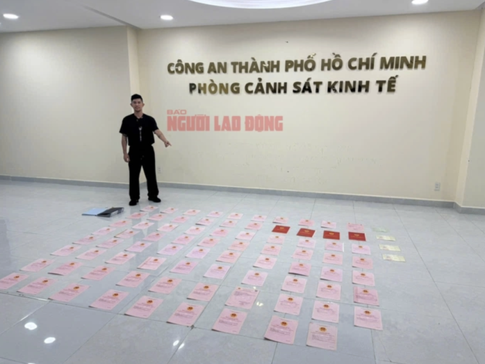 80 sổ đỏ được Ngân 98 cất trong két sắt