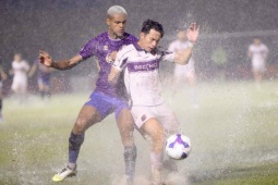 Trực tiếp bóng đá Becamex TP.HCM - Hà Nội: Tạm hoãn vì mưa lớn (V-League)