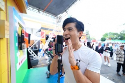 VPIM 2025: Khách hàng hào hứng trải nghiệm công nghệ “chạm” tại gian hàng VPBank